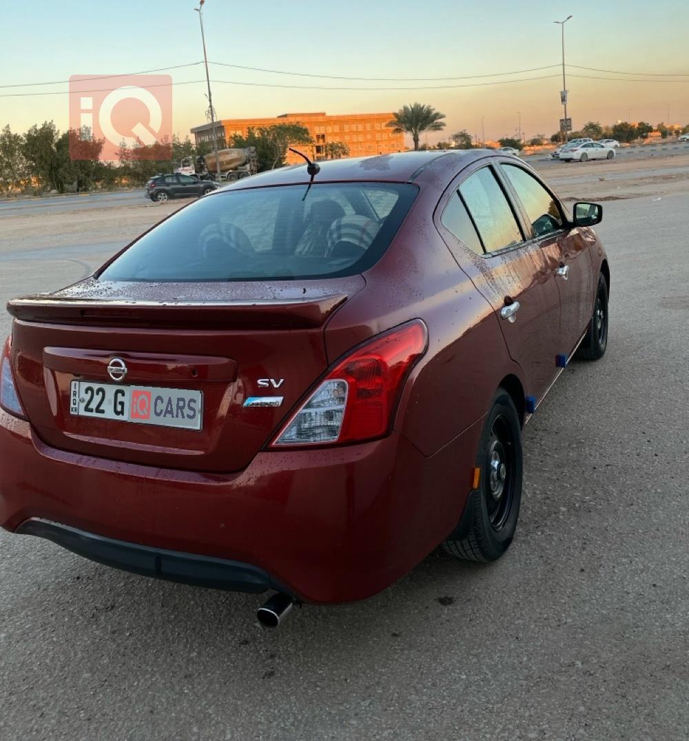 نيسان فيرسا